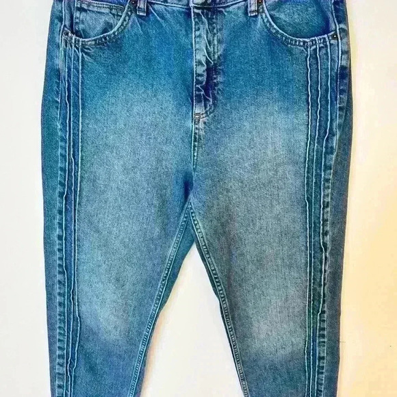 BDG Urban Outfitters Pintuck Mom Jeans - Picture 5 of 11